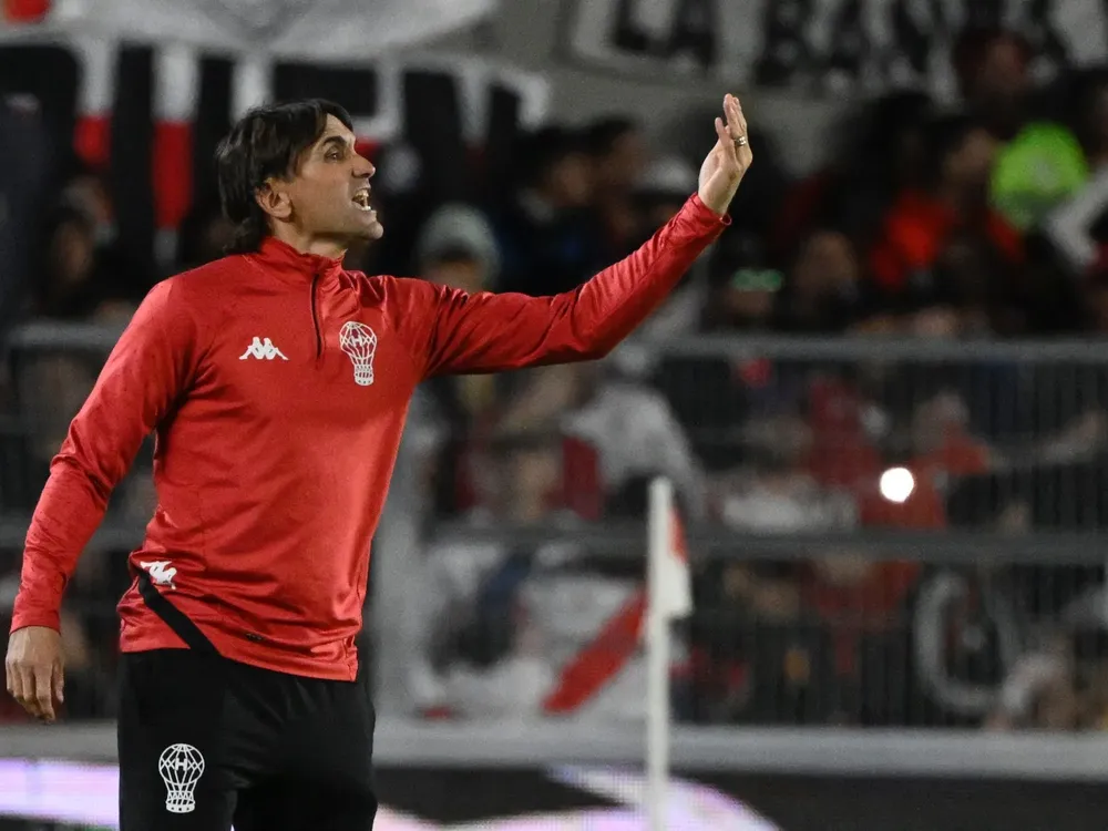 h8U3cFrWrb_2000x1500__1